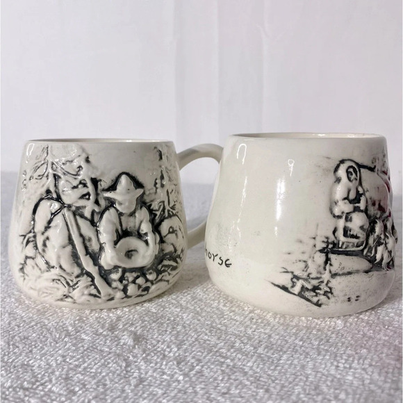 Vintage Handmade Cream Ceramic Whitehorse Yukon Mining Wolf Mugs x2 - Picture 7 of 12